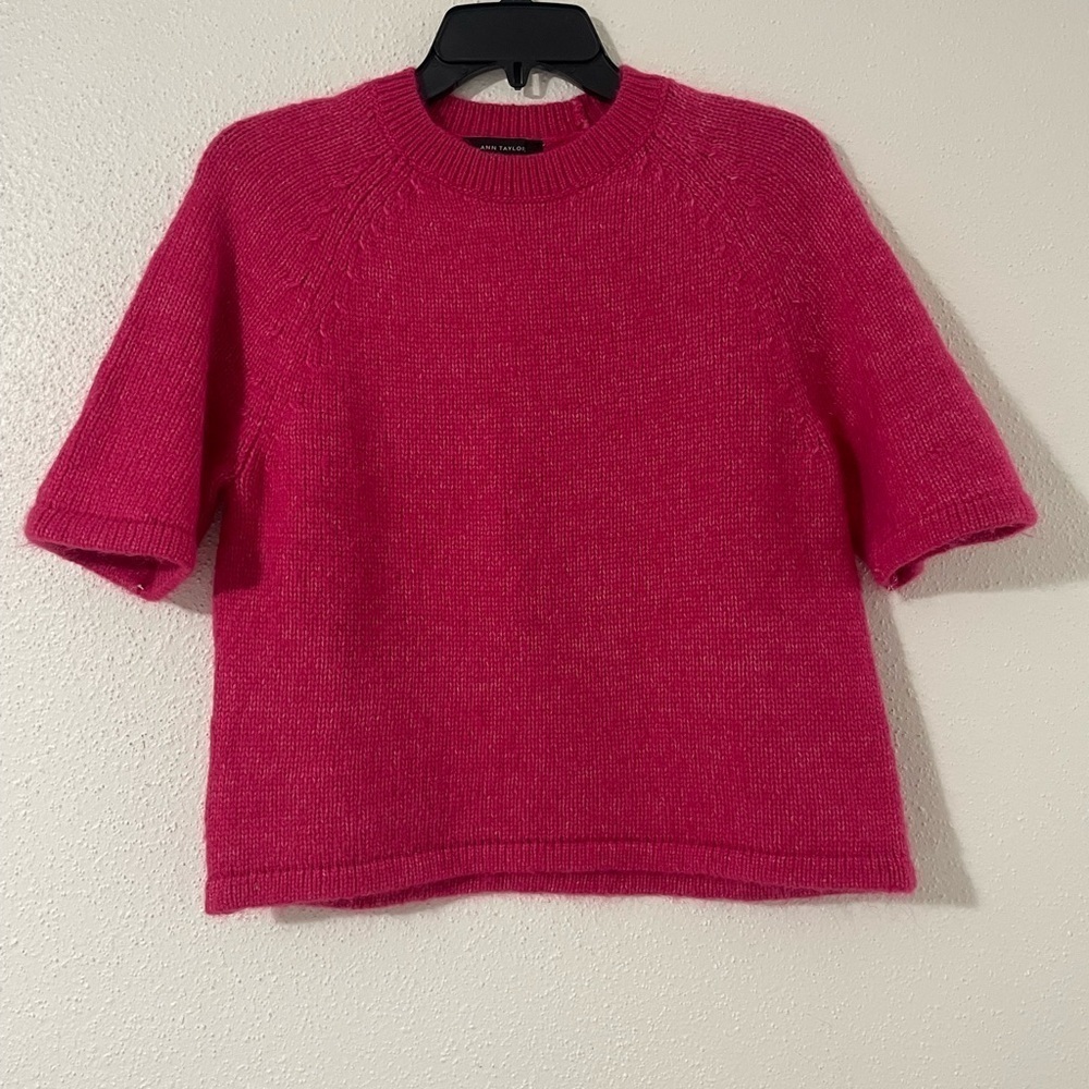 EUC Ann Taylor Cropped Short Sleeve Sweater Pink Size SP